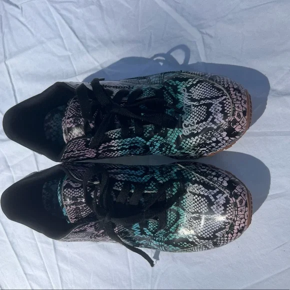 Reebok Snakeskin Lilac/blue Sneakers - 8.5 - Picture 2 of 5